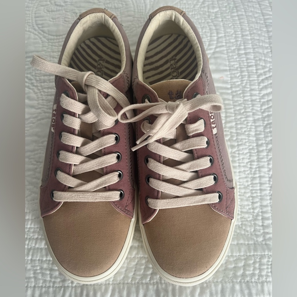 NWOB TAOS Plim Soul three tone Size 7.5